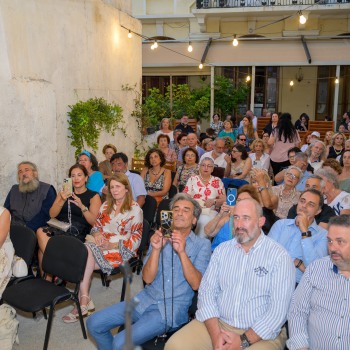 Μεγάλη Συμμετοχή και Συγκίνηση στην Παρουσίαση του Πιάνου του Νίκου και Ελένης Καζαντζάκη 